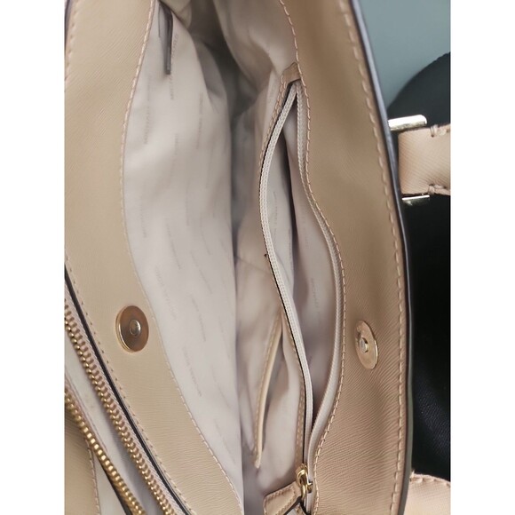 Michael KORS  Cream LARGE Satchel Handbag Used - Picture 6 of 16
